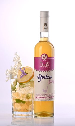 Tamás Pince Bodzavirág Szörp üvegben, alkoholmentes koktél a pohárban