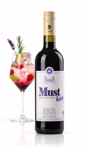 Tamás Pince otelló must termékfotója, otelló szőlőlé frissítő, alkoholmentes koktélok készítéséhez.