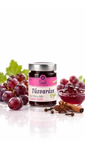 Tamás Pince tűzvarázs zselé termékfotója, szőlőfürtökkel, fűszerekkel